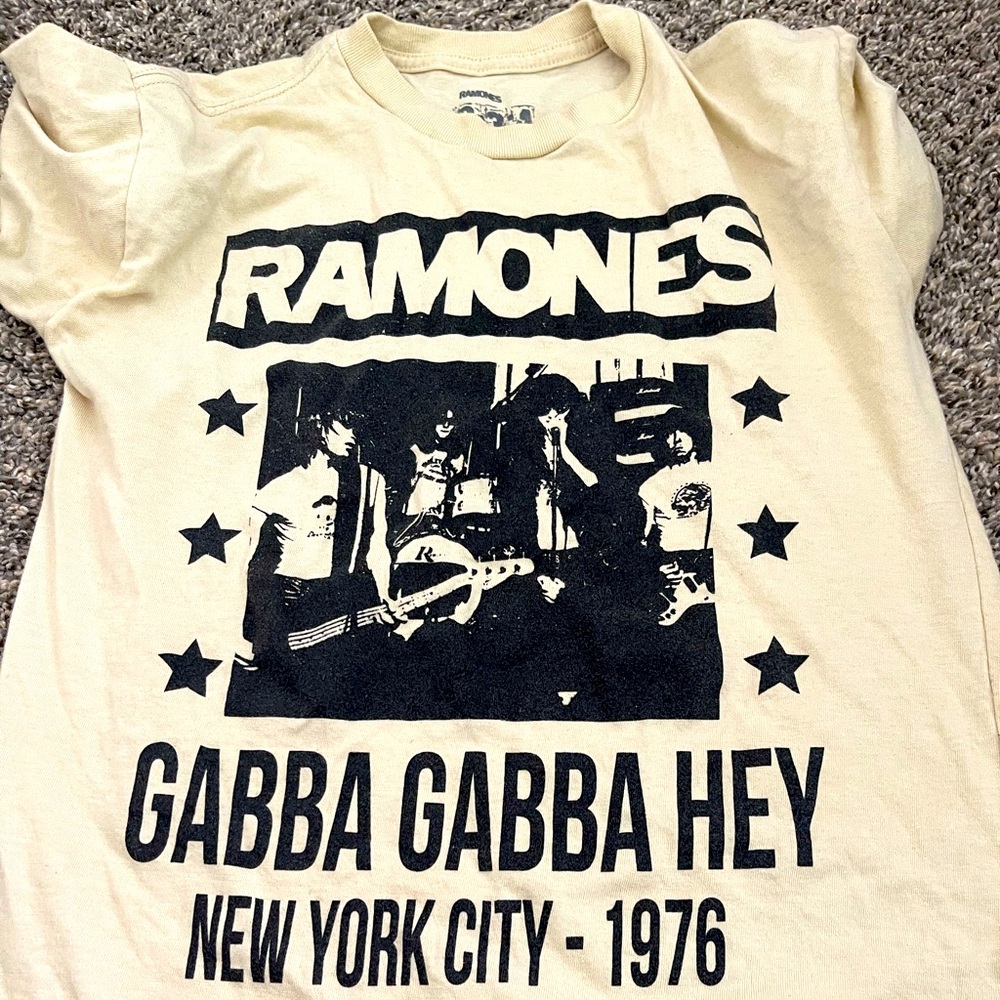 Cute Ramones tshirt
